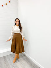 Load image into Gallery viewer, TEXTURED SATIN HALF BUTTON LONG SLEEVE BLOUSE