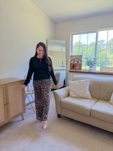Load image into Gallery viewer, THE SHEA ROUND NECK BUTTON DOWN LONG SLEEVE CARDIGAN