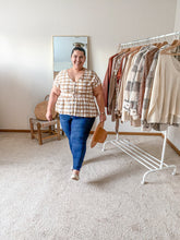 Load image into Gallery viewer, PLUS GRID BUTTON UP TOP