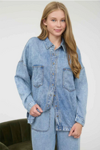 Load image into Gallery viewer, THE JANELLE WASHED CHAMBRAY BUTTON DOWN LONG SLEEVE SHIRT
