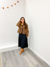Load image into Gallery viewer, THE SIENNA QUILTED LEOPARD BUTTON DOWN PUFFER JACKET
