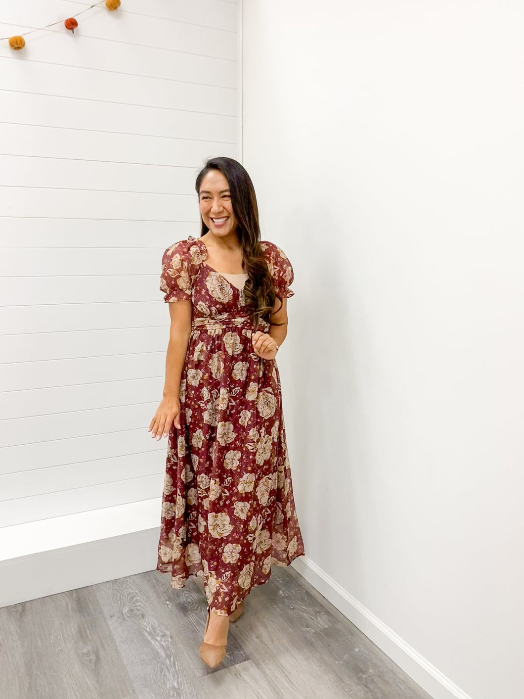 THE PENELOPE FLORAL SWEETHEART NECK BACK TIE MIDI DRESS