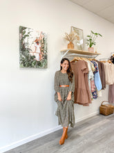 Load image into Gallery viewer, Olive modest Floral Printed Crinkle Pleat Puff Sleeve midi Dress
