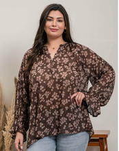 Load image into Gallery viewer, PLUS FLORAL LONG SLEEVE BLOUSE
