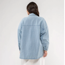 Load image into Gallery viewer, PLUS SOLID DENIM SHACKET
