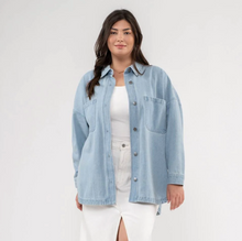 Load image into Gallery viewer, PLUS SOLID DENIM SHACKET
