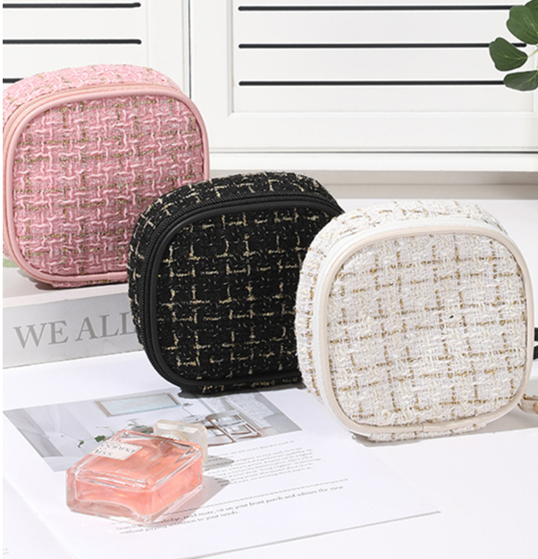Plaid tweed cosmetic makeup travel case