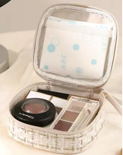 Load image into Gallery viewer, Plaid tweed cosmetic makeup travel case
