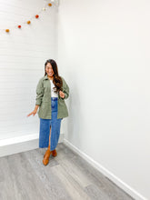 Load image into Gallery viewer, THE ODELIA SOLID BUTTON DOWN SHACKET
