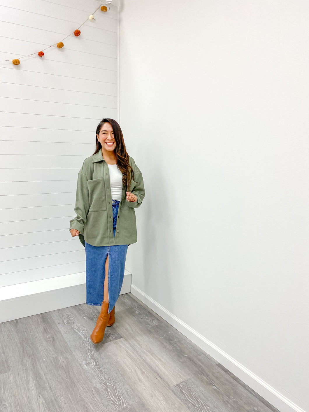 THE ODELIA SOLID BUTTON DOWN SHACKET