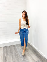 Load image into Gallery viewer, The Braelyn V Neck Button Down Linen Vest
