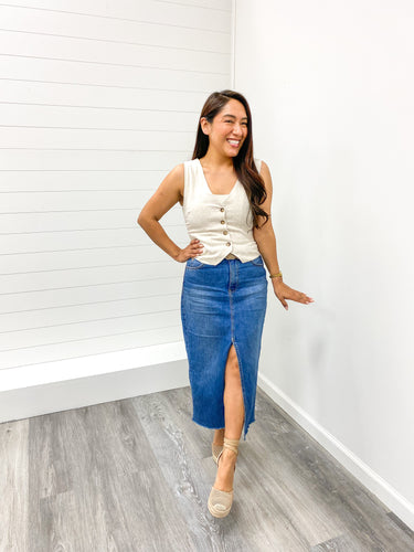 The Braelyn V Neck Button Down Linen Vest