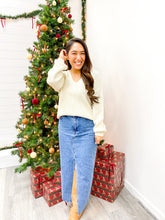 Load image into Gallery viewer, V NECK DROP SHOULDER BACK BOW TIE DETAIL SWEATER
