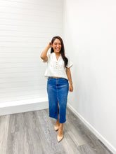 Load image into Gallery viewer, The Lara Henley Short Bat Wing Sleeve U Hem Top
